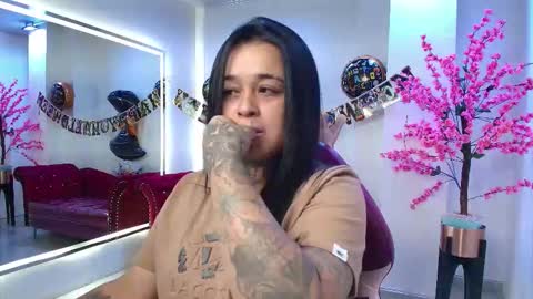 Snapshot of black_roseee chatting on 10-28-25, 03:54 Rousse online show from 10-28-25, 03:54