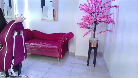 Snapshot of black_roseee chatting on 11-04-25, 03:27 Rousse online show from 11-04-25, 03:27