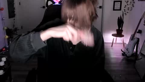 Ella online show from 03-19-26, 04:33