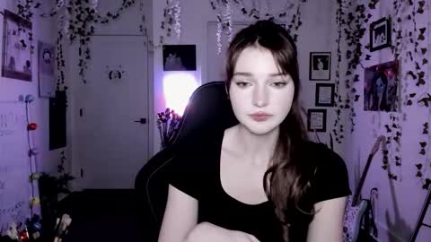 Ella online show from 03-28-26, 05:18