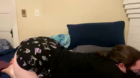 Snapshot of blackflower110 chatting on 10-23-25, 02:44 blackflower110 online show from 10-23-25, 02:44