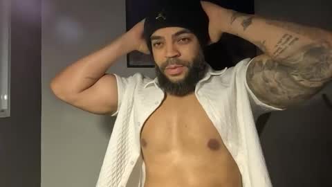 Snapshot of blackmacauly chatting on 10-28-25, 10:45 Macauly online show from 10-28-25, 10:45