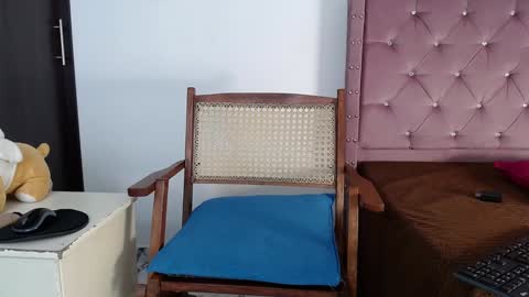 Twtter 1MikeBeckford            Onlyfns beckfordmike online show from 12-25-24, 03:49