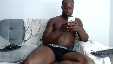 Twtter 1MikeBeckford            Onlyfns beckfordmike online show from 05-09-26, 04:56