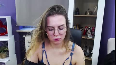 Z O E Y online show from 12-06-24, 11:00