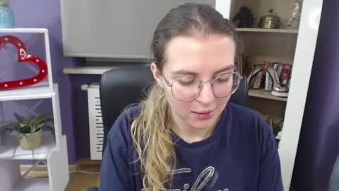 Z O E Y online show from 12-20-24, 05:57