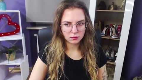 Z O E Y online show from 12-27-24, 05:31