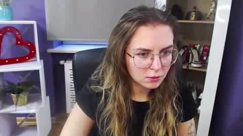 Z O E Y online show from 12-27-24, 08:56