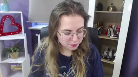 Z O E Y online show from 01-02-25, 11:41