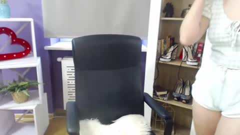 Z O E Y online show from 01-07-25, 11:48