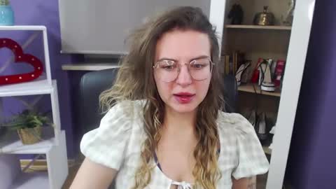 Z O E Y online show from 01-08-25, 05:16