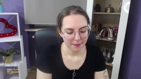 Z O E Y online show from 01-14-25, 05:40