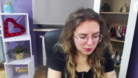 Z O E Y online show from 01-24-25, 05:31