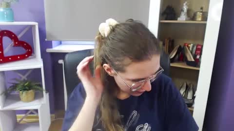 Z O E Y online show from 02-04-25, 08:56