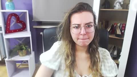 Z O E Y online show from 02-06-25, 05:35