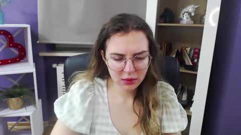 Z O E Y online show from 02-10-25, 05:25