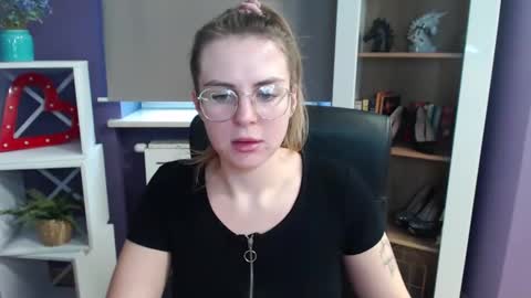 Z O E Y online show from 02-21-25, 01:55