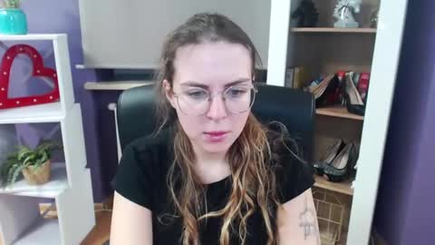 Z O E Y online show from 02-24-25, 05:33