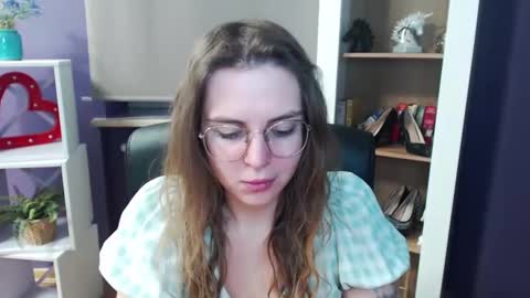 Z O E Y online show from 02-25-25, 05:41