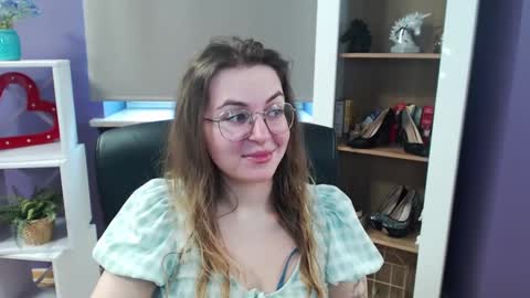 Z O E Y online show from 02-25-25, 08:58