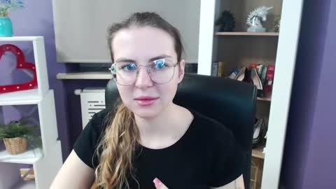 Z O E Y online show from 02-26-25, 05:31