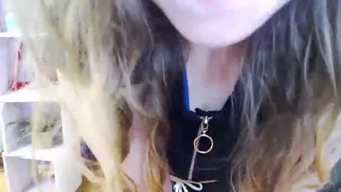 Z O E Y online show from 03-07-25, 05:29