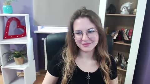 Z O E Y online show from 03-07-25, 09:18