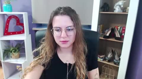 Z O E Y online show from 03-12-25, 05:35