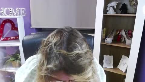 Z O E Y online show from 01-06-26, 05:33