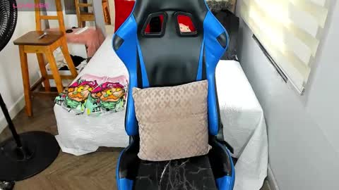 Snapshot of blacksex_boy chatting on 11-13-25, 04:06 Marlon online show from 11-13-25, 04:06