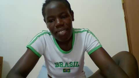 Snapshot of blacksexygal chatting on 10-21-25, 01:12 SARAH online show from 10-21-25, 01:12