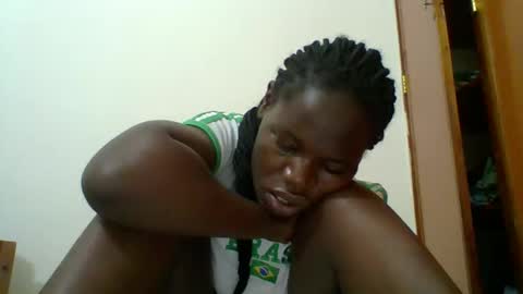 Snapshot of blacksexygal chatting on 10-22-25, 03:18 SARAH online show from 10-22-25, 03:18