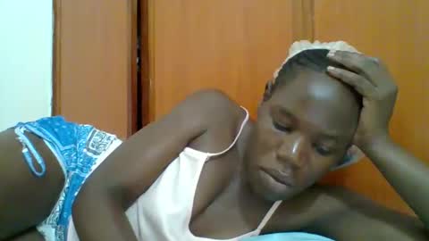 Snapshot of blacksexygal chatting on 11-05-25, 07:41 SARAH online show from 11-05-25, 07:41