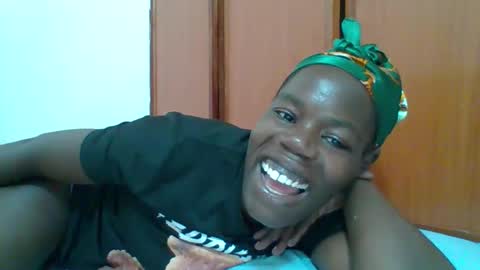 Snapshot of blacksexygal chatting on 11-08-25, 06:51 SARAH online show from 11-08-25, 06:51