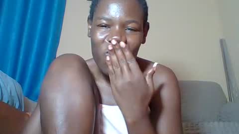 Snapshot of blacksexygal chatting on 07-16-26, 05:19 SARAH online show from 07-16-26, 05:19