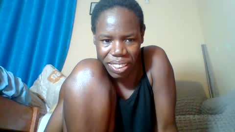 Snapshot of blacksexygal chatting on 07-28-26, 08:01 SARAH online show from 07-28-26, 08:01