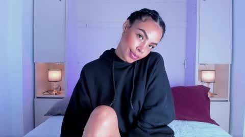 Snapshot of blackywhiite chatting on 10-12-25, 04:33 GRACE online show from 10-12-25, 04:33