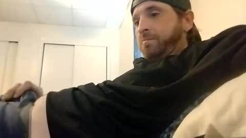 Snapshot of blahblam420 chatting on 12-28-24, 02:43 blahblam420 online show from 12-28-24, 02:43