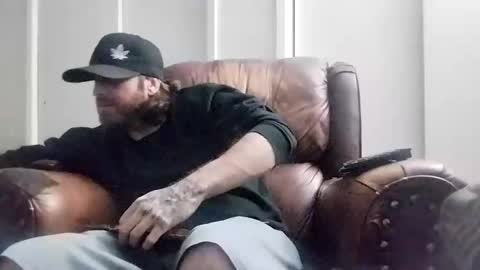 Snapshot of blahblam420 chatting on 11-27-25, 05:09 blahblam420 online show from 11-27-25, 05:09