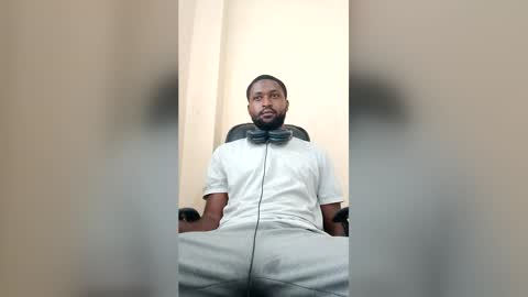 Snapshot of blakchiise chatting on 05-15-26, 06:42 blakchiise online show from 05-15-26, 06:42