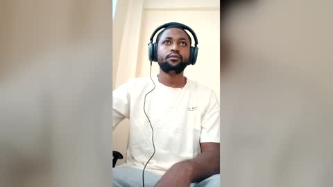 Snapshot of blakchiise chatting on 05-18-26, 05:02 blakchiise online show from 05-18-26, 05:02