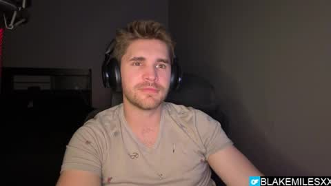 Snapshot of blakemiles2 chatting on 04-09-26, 03:17 Blake Miles online show from 04-09-26, 03:17