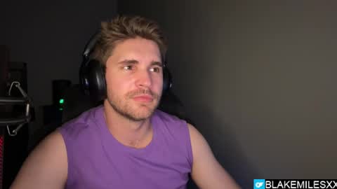 Snapshot of blakemiles2 chatting on 04-10-26, 03:56 Blake Miles online show from 04-10-26, 03:56