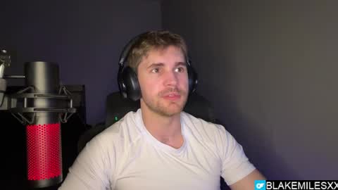 Snapshot of blakemiles2 chatting on 04-11-26, 03:44 Blake Miles online show from 04-11-26, 03:44