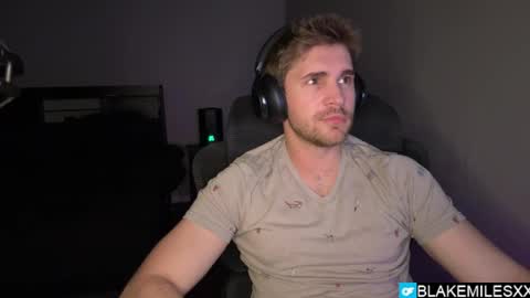 Snapshot of blakemiles2 chatting on 04-18-26, 04:16 Blake Miles online show from 04-18-26, 04:16