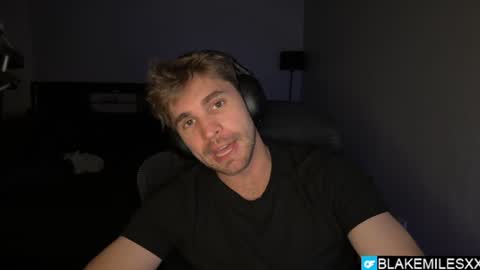 Snapshot of blakemiles2 chatting on 06-11-26, 02:53 Blake Miles online show from 06-11-26, 02:53