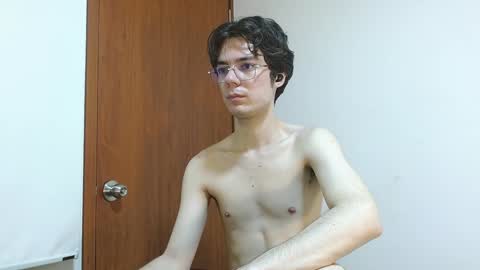 Snapshot of blakeshatter chatting on 12-21-24, 06:02 blakeshatter online show from 12-21-24, 06:02