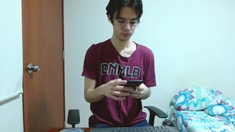 Snapshot of blakeshatter chatting on 01-07-25, 12:52 blakeshatter online show from 01-07-25, 12:52