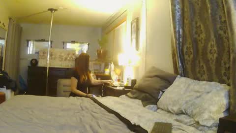 Snapshot of blaqmagic72 chatting on 12-22-25, 01:24 Redandblaq online show from 12-22-25, 01:24