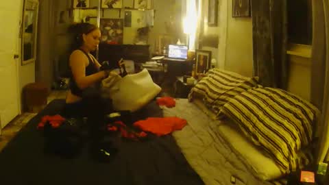 Snapshot of blaqmagic72 chatting on 01-09-26, 11:17 Redandblaq online show from 01-09-26, 11:17